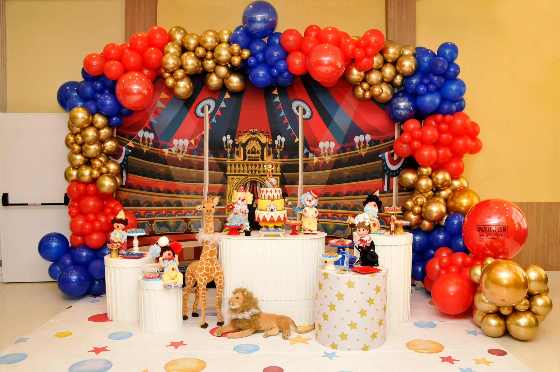Mesa decorada para casamento e eventos no buffet Santana